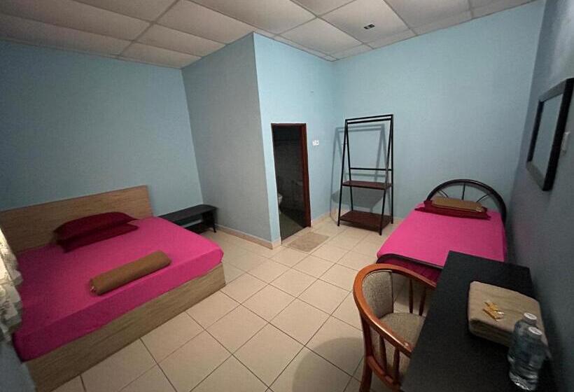 Номер Стандарт Трехместный, Dtahan Motel Taman Negara