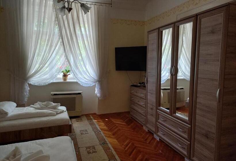 Апартаменты 3 Спальни, Szent István Wellness Panzió