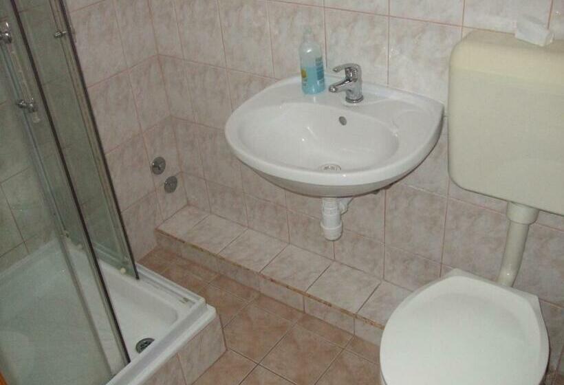 Номер Стандарт, Tímárház Panzió