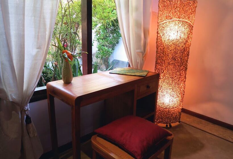 Бунгало Стандарт 3 Спальни, Cili Emas Oceanside Resort