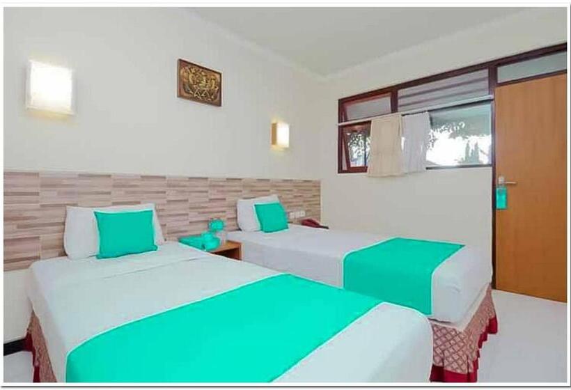Номер Superior, Lestari Near Lippo Plaza Mall Jember Mitra Reddoorz