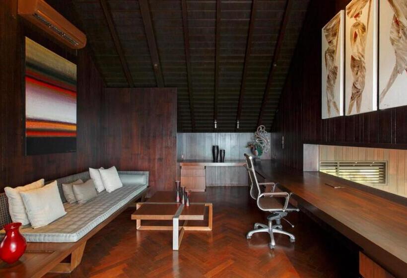 Вилла 4 Спальни, The Ungasan Clifftop Resort
