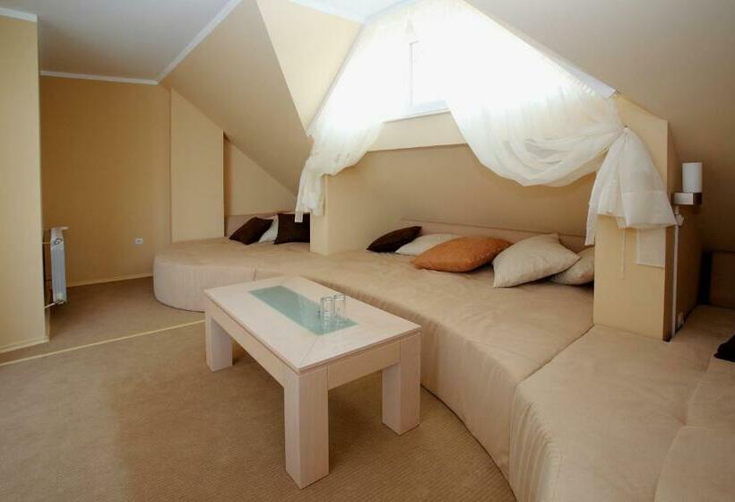 Люкс, Family Hotel Diana