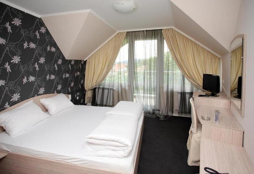 Апартаменты 1 Спальня с Балконом, Family Hotel Diana