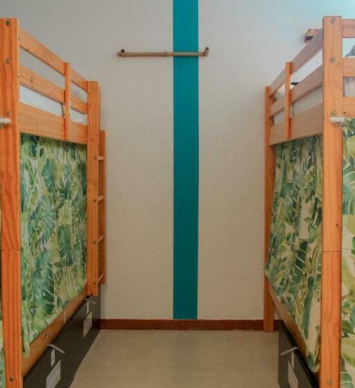 Кровать в Общей Комнате, Gijon Surf Hostel