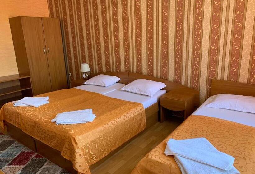 Трехместный Номер Стандарт с Балконом, Guest Rooms Sveti Nikola