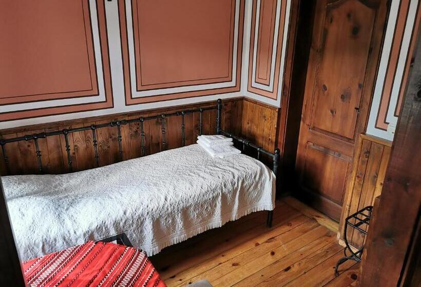 Номер Стандарт Трехместный, Hadji Neikovi Guest Houses