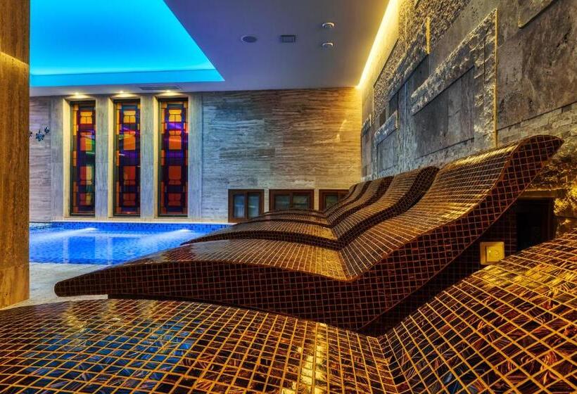 스탠다드 트리플 발코니 룸, National Palace Wine & Spa