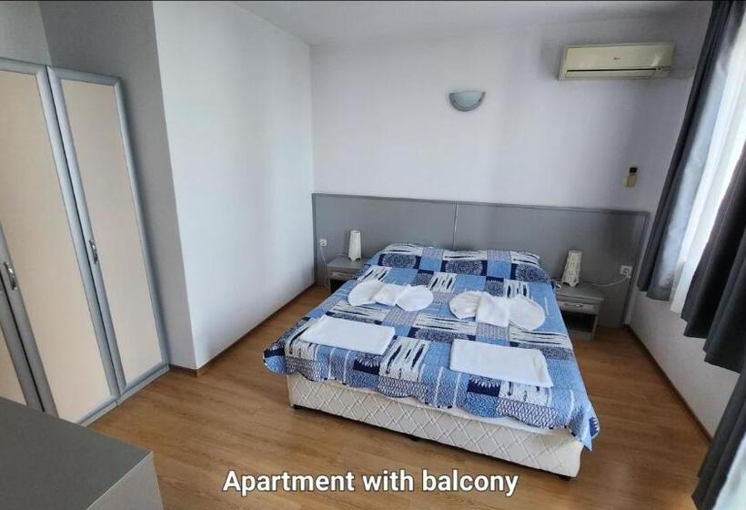 Apartamento 1 Dormitório com Sacada, Nushev