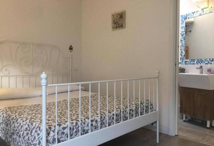 Quarto Triplo Estandar, B&b Xenia