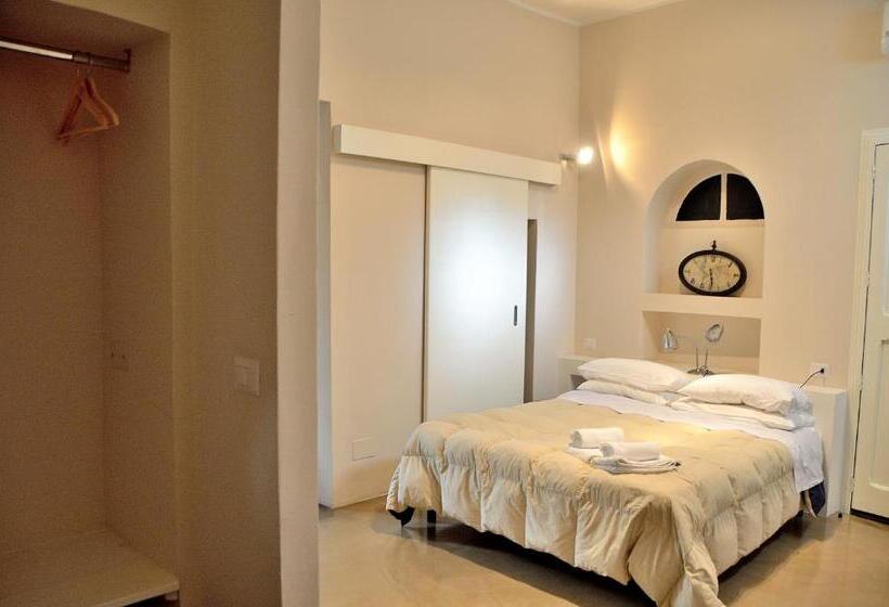 سوییت, Azzurretta Guest House