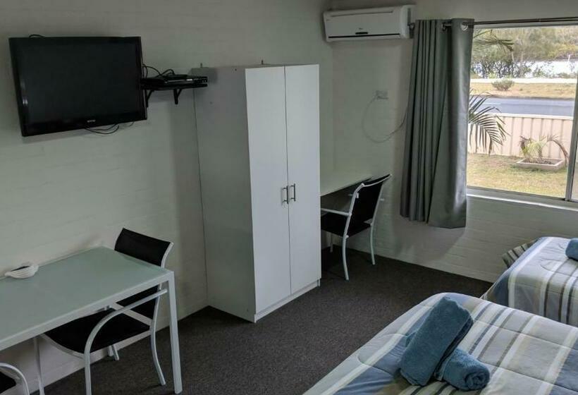 Номер Стандарт, Harrington Village Motel