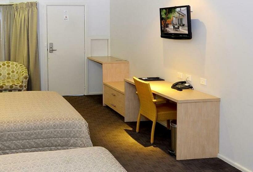 Номер Deluxe, Mackellar Motel