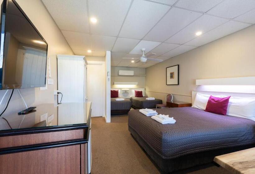 패밀리 룸, Mittagong Motel