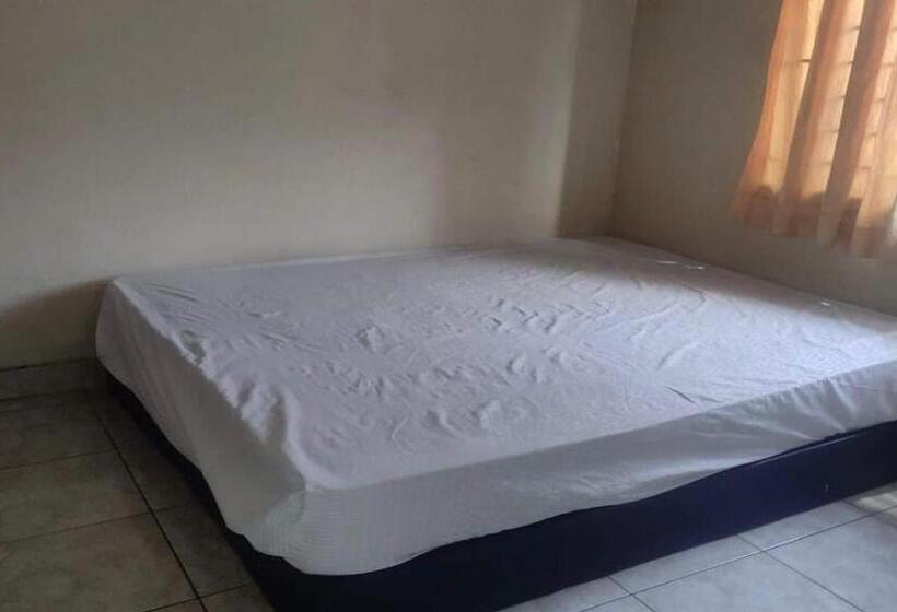 Номер Deluxe, Oyo 93836 Budi Residence 1