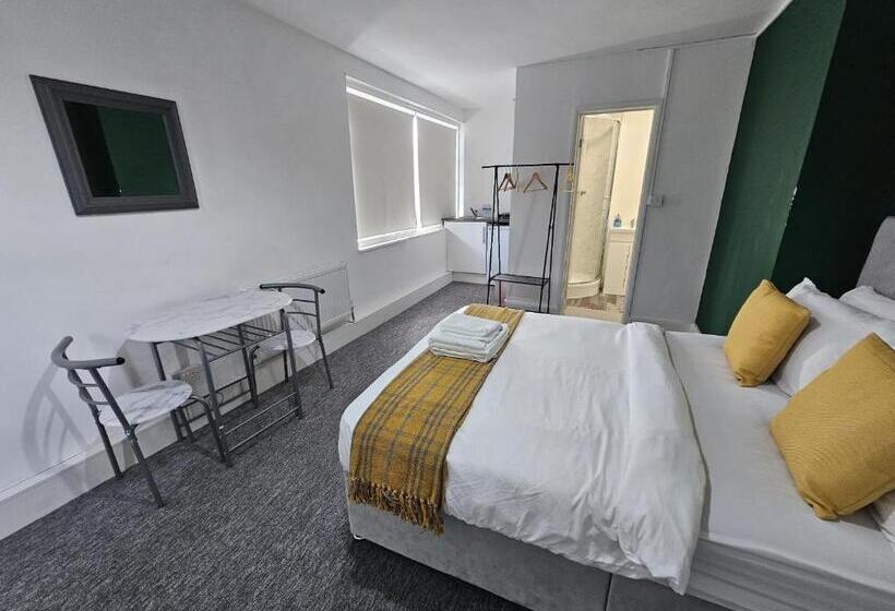 スタンダードルーム, Livestay Affordable En Suite Studio Rooms In London, N14