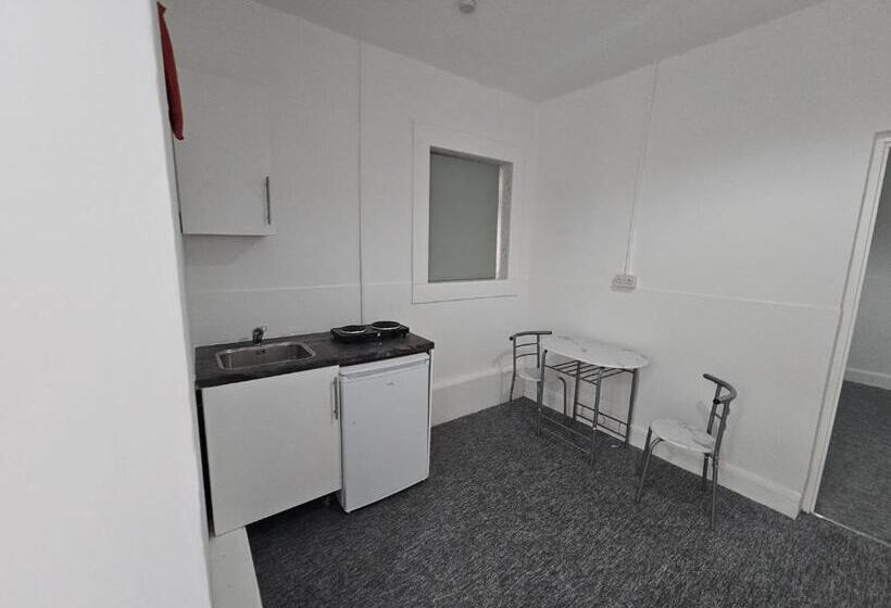 דירת חדר, Livestay Affordable En Suite Studio Rooms In London, N14