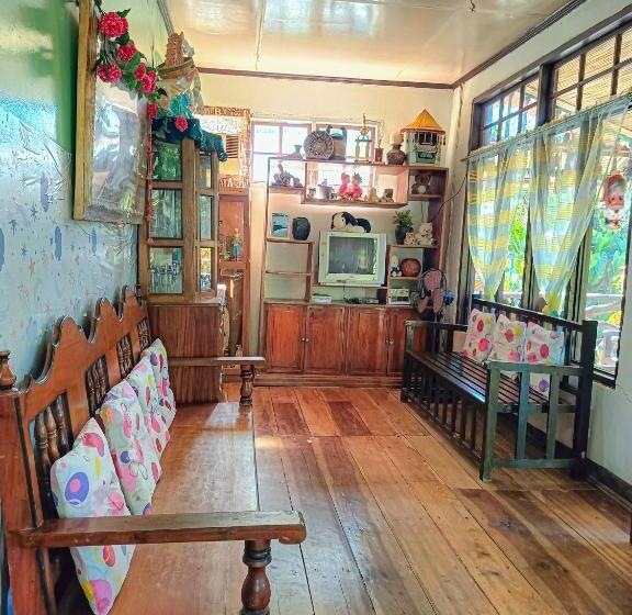 Семейный Номер, A. Zaragosa Lodging House
