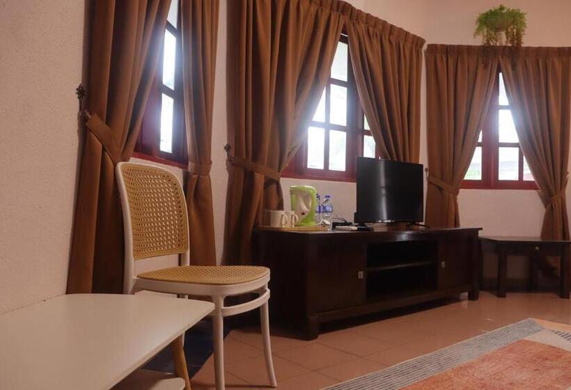Трехместный Номер Superior, Bunga Raya Resort Parit Buntar