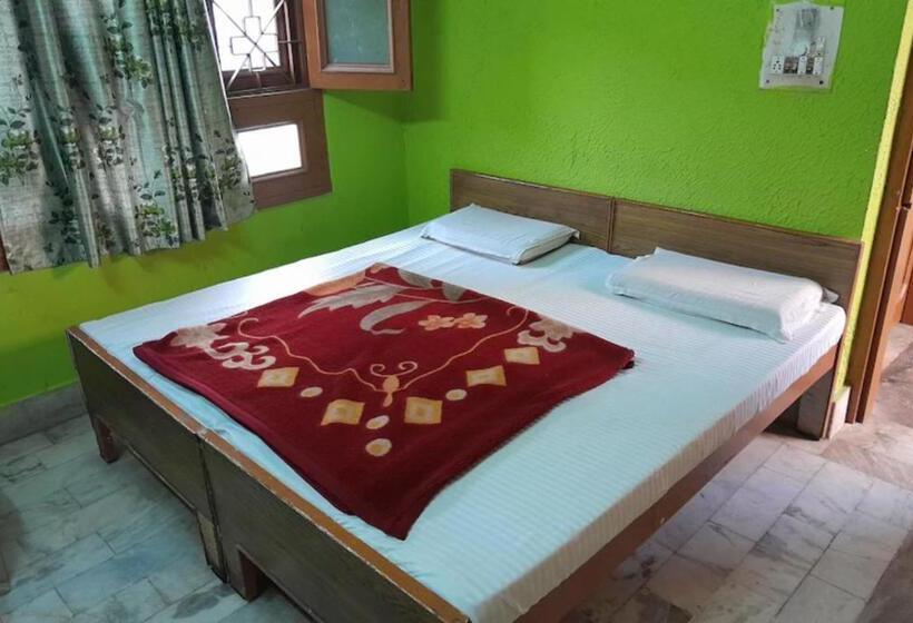 غرفة ديلوكس, Gayatri Guest House Haridwar Near Railway Station   Ganga Ghat   Best Hotel In Haridwar