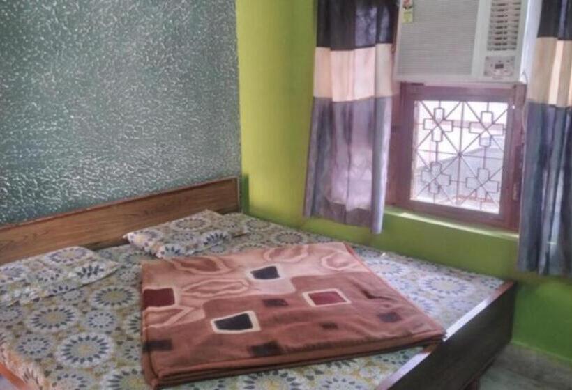 غرفة ديلوكس, Gayatri Guest House Haridwar Near Railway Station   Ganga Ghat   Best Hotel In Haridwar