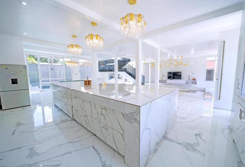 اتاق استاندارد با بالکن, El Amo Lakeview Villa