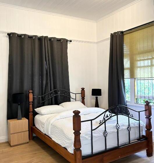 اتاق خانوادگی با سرویس بهداشتی مشترک, 26 Gladstone Rd Highgate Hill