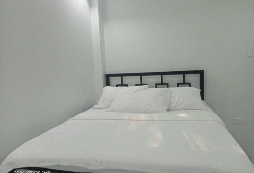 Семейный Номер, Manel Guest House