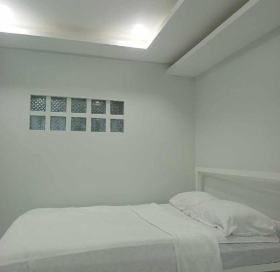 Студия Deluxe, Manel Guest House
