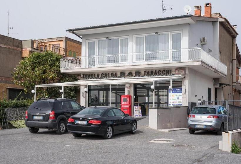 スタンダードトリプルルーム, Travelershome Ciampino Airport Guesthouse 600m To Airport