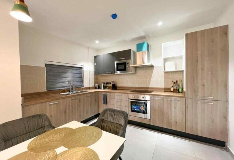 Апартаменты 2 Спальни, Park Apartments