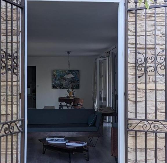 Дом 1 Спальня, Provençal House Between Sea And Vineyards