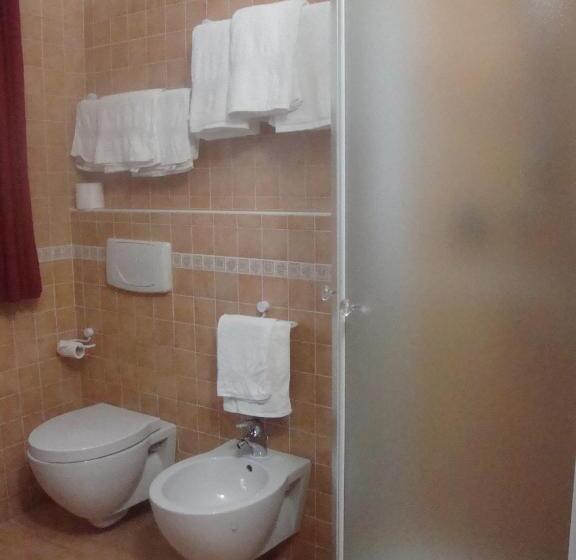 스탠다드 트리플 룸, B&b Rendena Chalet