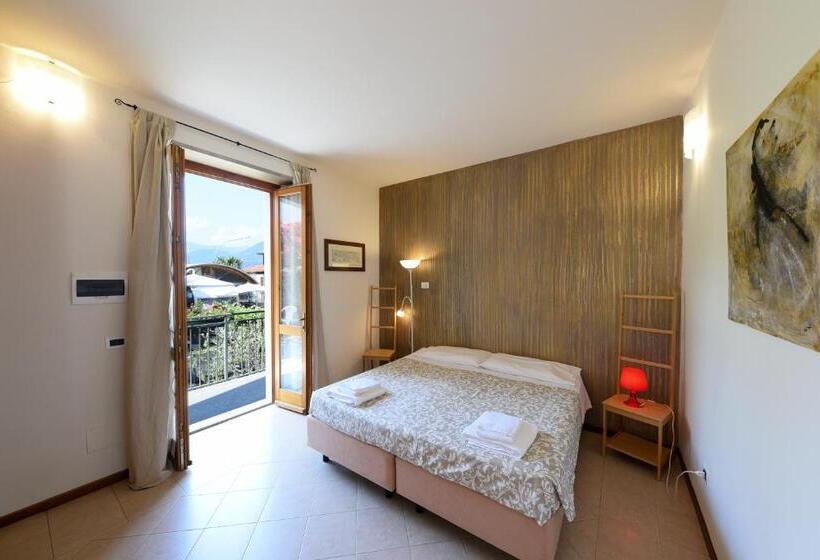 Номер Стандарт Вид на Озеро, Locanda Dell'era
