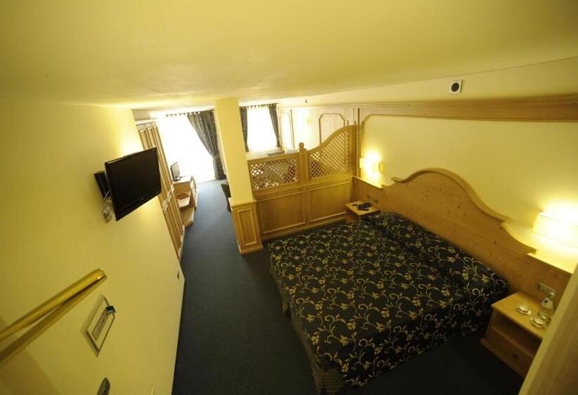 سوییت جونیور با بالکن, Family Hotel Andes   Only For Family