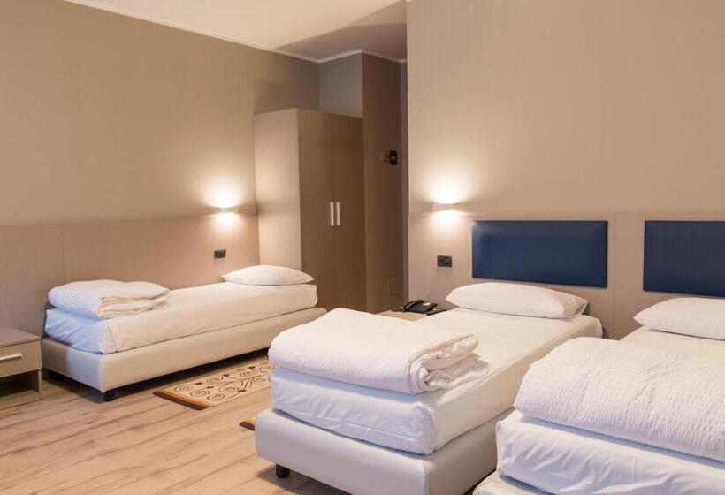 スタンダードトリプルルーム, Albergo Montenegro