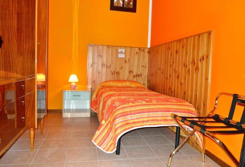 اتاق استاندارد یک نفره, Albergo Simonati