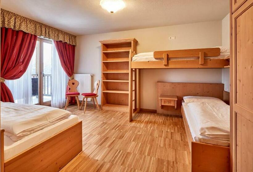 Апартаменты 2 Спальни с Балконом, Marmolada
