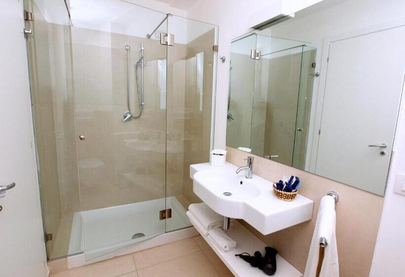 غرفة قياسية ثلاثية, Villa San Bartolo