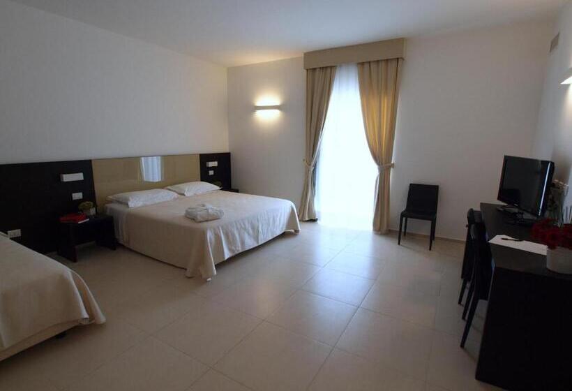 غرفة قياسية ثلاثية, Villa San Bartolo