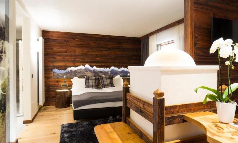 سوئیت با بالکن, Sport Hotel Majarè