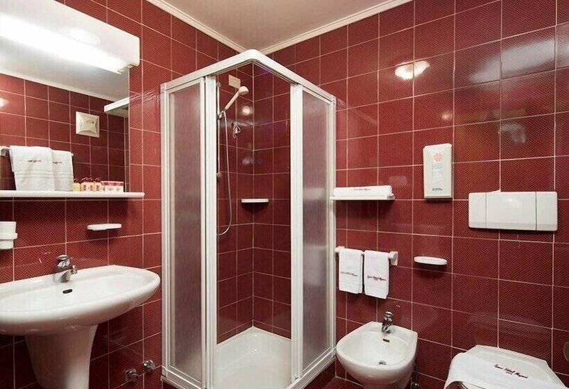 اتاق لوکس, Sport Hotel Majarè