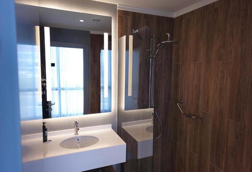 Номер Стандарт, Ramada Encore By Wyndham Istanbul Arnavutkoy