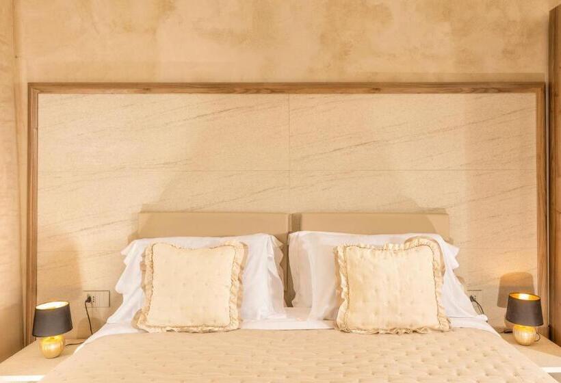 キングサイズベッドのデラックスルーム, Palazzo Falcinelli Luxury Room In Montepulciano Center With Elevator