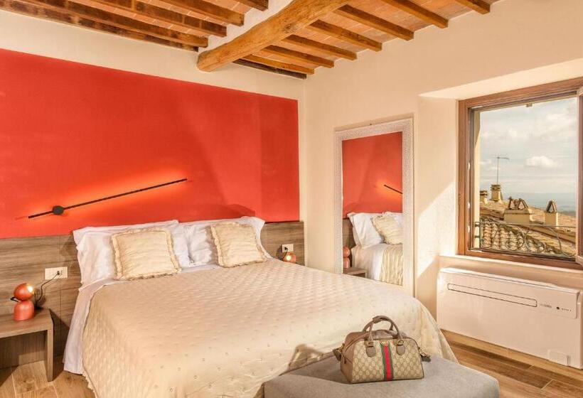 デラックスルーム, Palazzo Falcinelli Luxury Room In Montepulciano Center With Elevator