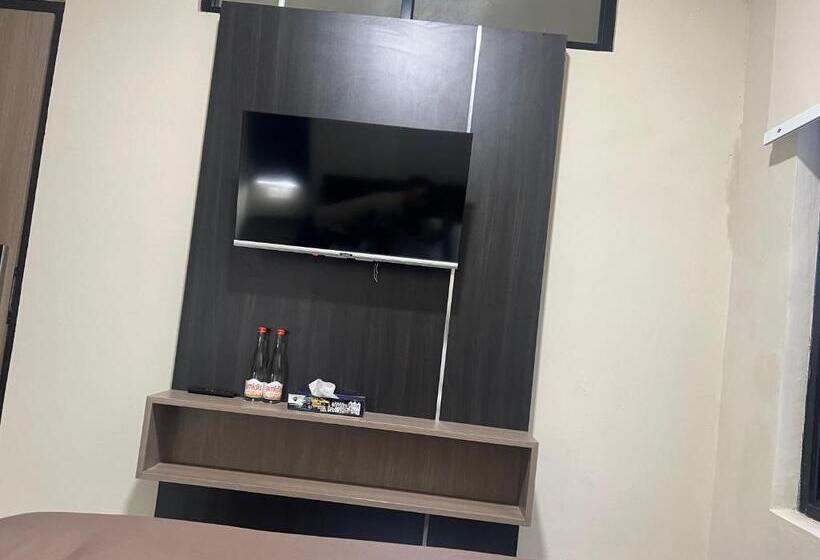 اتاق لوکس, Brenn Hotel Semarang Mitra Reddoorz