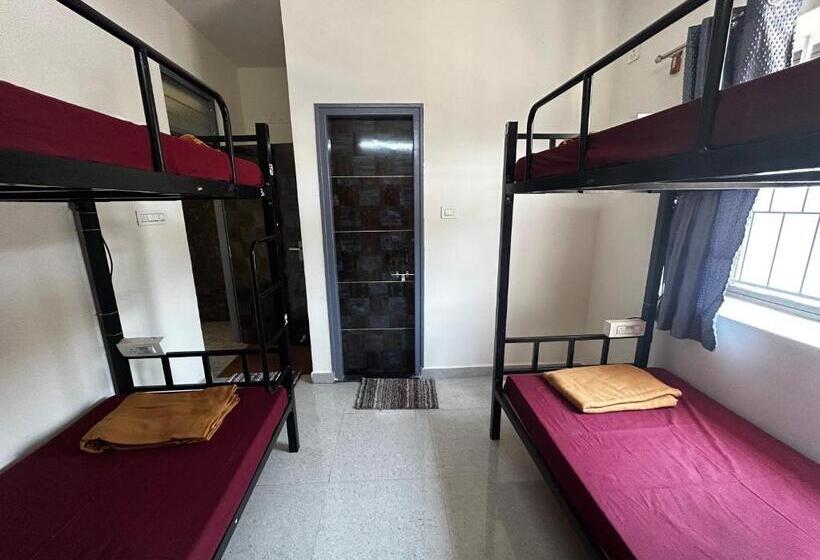 Кровать в Общей Комнате, Lostel   Backpacker Hostel