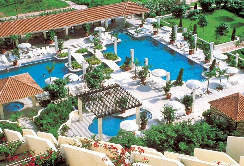 اتاق لوکس با تخت بزرگ, Grand Coloane Resort