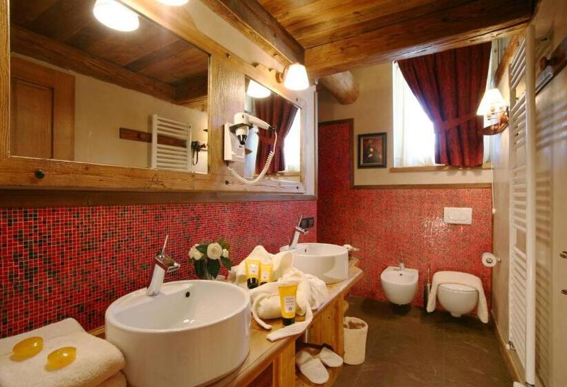 سوئیت با وان آب گرم, Letterario Locanda Collomb