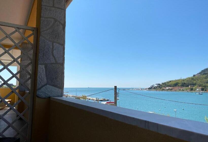 Quarto Deluxe Vista Mar com Sacada, Maison Del Magra